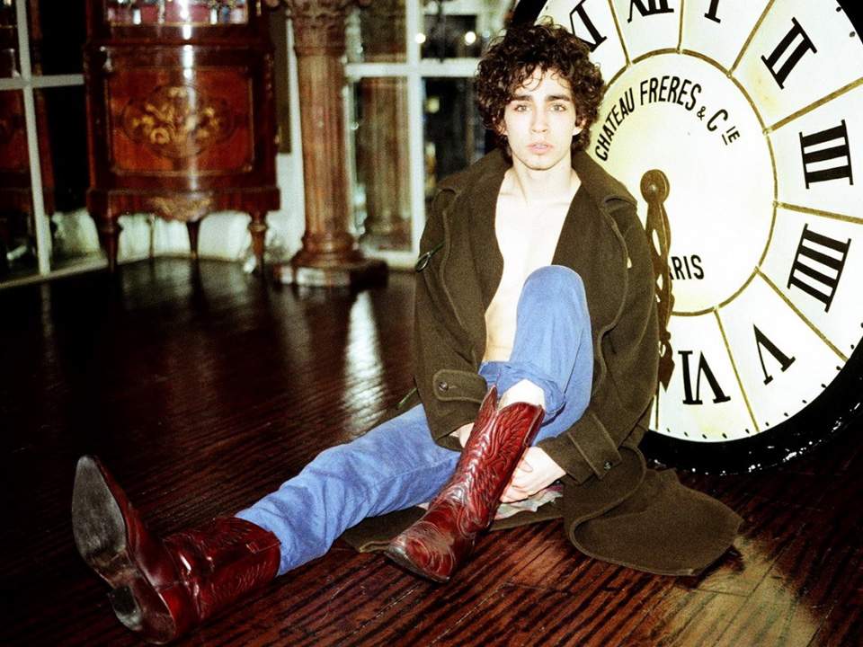 Robert Sheehan, l'interprète de Tom Natsworthy